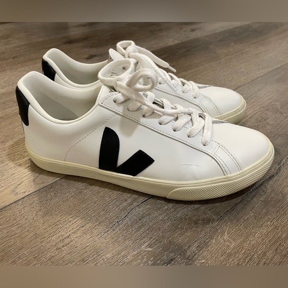 Veja Esplar Sneakers - Picture 2 of 10